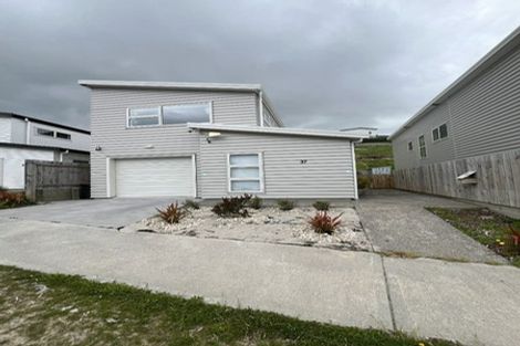 Photo of property in 37 Stockport Grove, Churton Park, Wellington, 6037