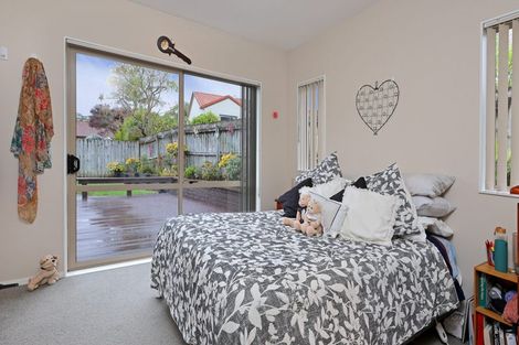Photo of property in 80 San Marino Drive West, Henderson, Auckland, 0612