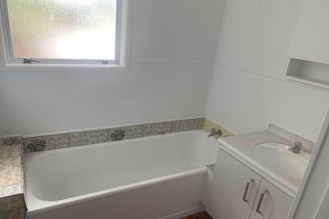Photo of property in 5 Topliss Drive, Northcross, Auckland, 0632