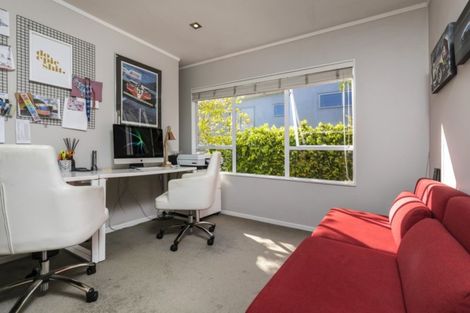 Photo of property in 6a Handley Avenue, Narrow Neck, Auckland, 0624