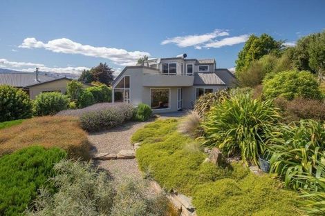Photo of property in 61 Kennedy Crescent, Wanaka, 9305