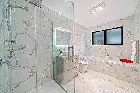 Photo of property in 11 Tawapou Close, Massey, 0614