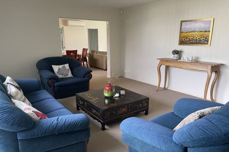 Photo of property in 3 Kouras Place, Flat Bush, Auckland, 2016