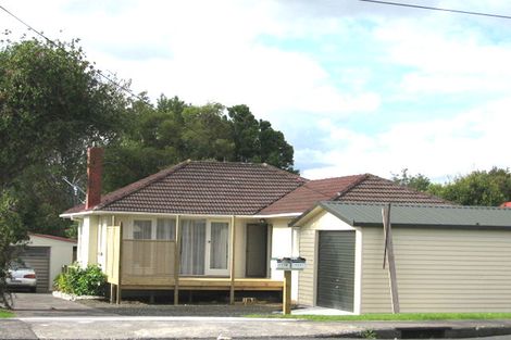 Photo of property in 727 Te Atatu Road, Te Atatu Peninsula, Auckland, 0610