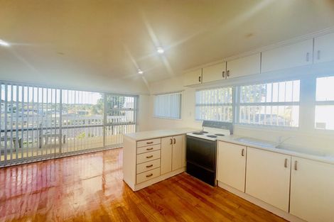 Photo of property in 73 Christmas Road, Manurewa, Auckland, 2102