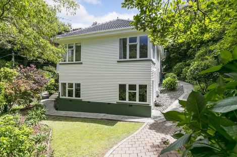 Photo of property in 64a Simla Crescent, Khandallah, Wellington, 6035