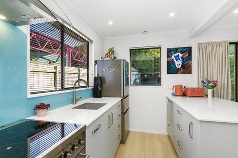 Photo of property in 3/29 Main Road, Tawa, Wellington, 5028