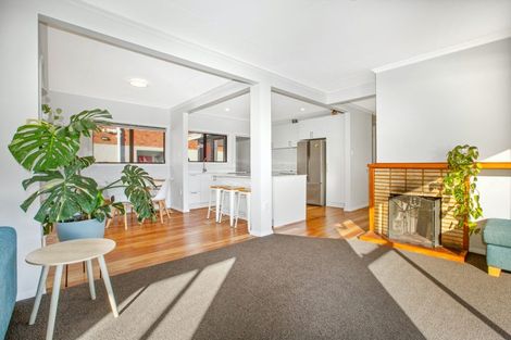 Photo of property in 47 Kiriwai Road, Paremata, Porirua, 5024