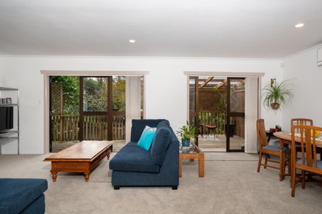Photo of property in 7 Juneau Place, Glendene, Auckland, 0602