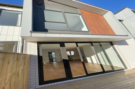Photo of property in 22 Waipuhinui Way, Wiri, Auckland, 2104