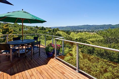 Photo of property in 60 Pomare Road, Tirohanga, Lower Hutt, 5010