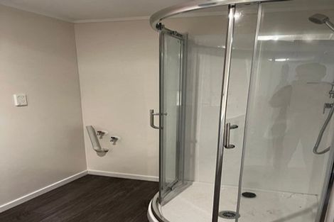 Photo of property in 280 Great North Road, Henderson, Auckland, 0612