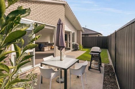 Photo of property in 27 Empire Crescent, Papamoa, 3118