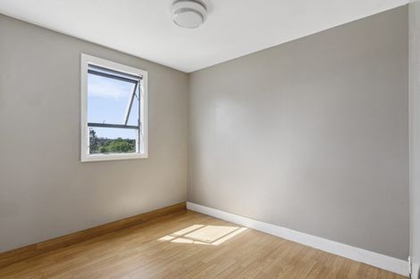 Photo of property in 34 Capilano Place, Glenfield, Auckland, 0629