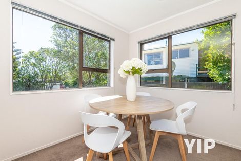 Photo of property in 81 Stewart Drive, Newlands, Wellington, 6037