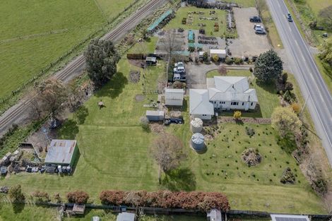 Photo of property in 2070 State Highway 2, Waipukurau, 4285