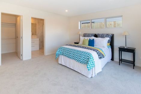 Photo of property in 98 Godfrey Drive, Orewa, 0931