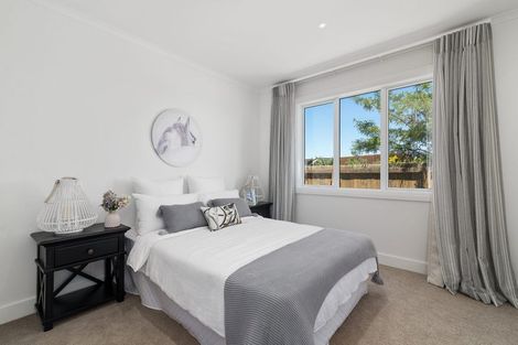 Photo of property in 1 Taumata Rise, Acacia Bay, 3385