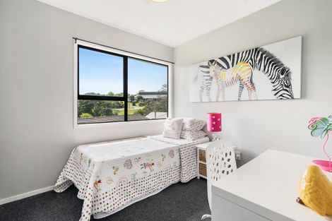 Photo of property in 12 Landsdale Place, Massey, Auckland, 0614