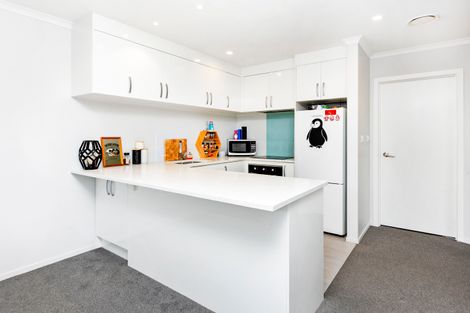 Photo of property in 11u1 Crosher Place, Silverdale, Hamilton, 3216