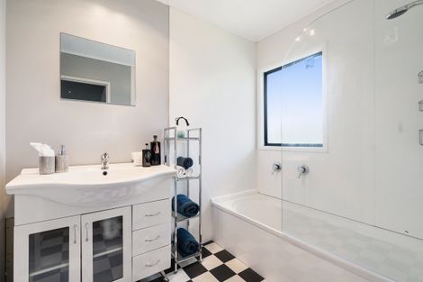 Photo of property in 12 Landsdale Place, Massey, Auckland, 0614