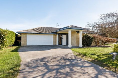 Photo of property in 21 Cate Road, Rototuna, Hamilton, 3210