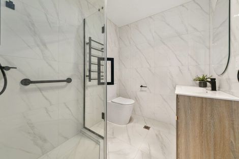Photo of property in 7/27 Carole Crescent, Pakuranga, Auckland, 2010