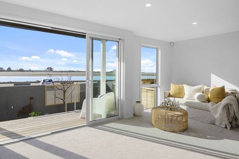 Photo of property in 19 Beachville Road, Redcliffs, Christchurch, 8081
