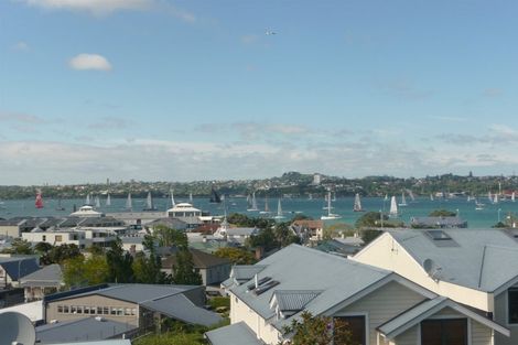 Photo of property in 2/9 Calliope Road, Devonport, Auckland, 0624