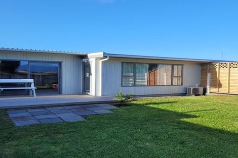 Photo of property in 33a Callender Terrace, Paraparaumu Beach, Paraparaumu, 5032