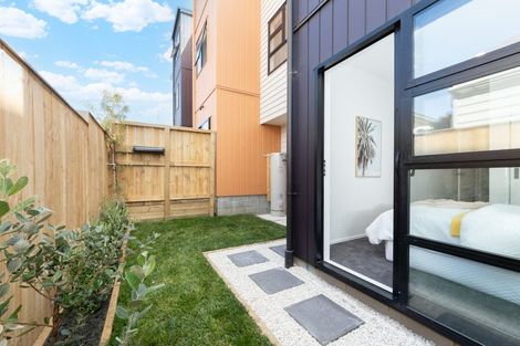 Photo of property in 3153 Great North Road, New Lynn, Auckland, 0600