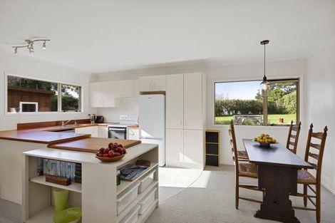 Photo of property in 164 Cross Road, Lepperton, New Plymouth, 4373