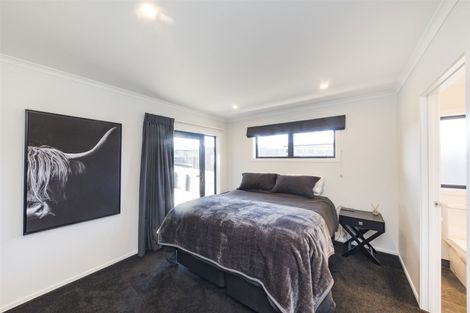 Photo of property in 8 Poplar Grove, Feilding, 4702