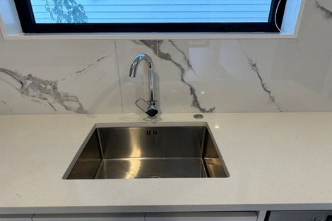 Photo of property in 19 Windy Ridge Road, Glenfield, Auckland, 0629