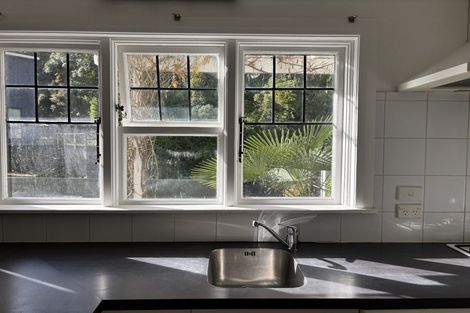 Photo of property in 2b Wilkinson Street, Oriental Bay, Wellington, 6011