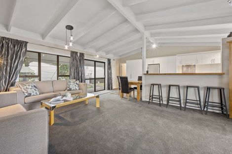 Photo of property in 8 First Avenue, Glenbrook, 2681