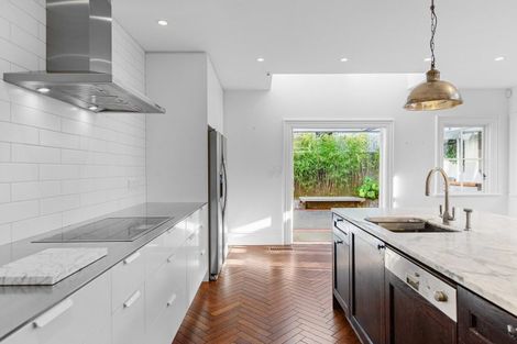 Photo of property in 54 Majoribanks Street, Mount Victoria, Wellington, 6011