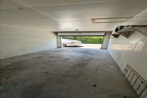 Photo of property in 2/8 Evelyn Place, Hillcrest, Auckland, 0627