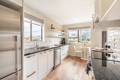 Photo of property in 48f2- Kowhai Avenue, Ebdentown, Upper Hutt, 5018
