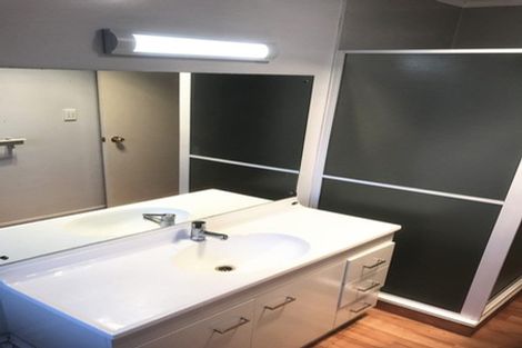 Photo of property in 31 Lemonwood Place, The Gardens, Auckland, 2105