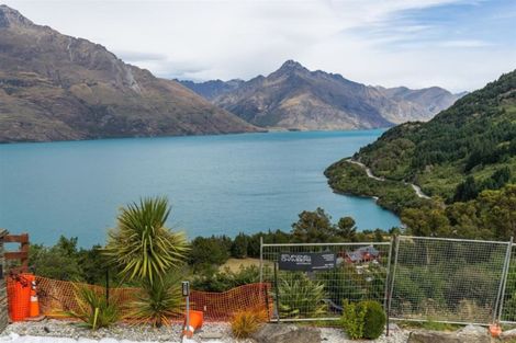 Photo of property in 38 Mackinnon Terrace, Sunshine Bay, Queenstown, 9300