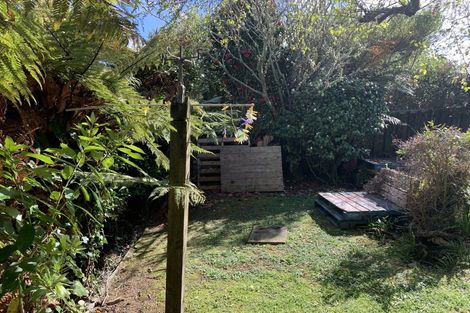 Photo of property in 5 Burrows Avenue, Karori, Wellington, 6012