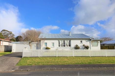 Photo of property in 1 Glen Norman Avenue, Henderson, Auckland, 0610