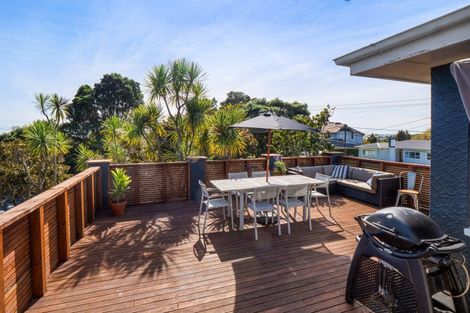 Photo of property in 14 Rimu Street, Strandon, New Plymouth, 4312