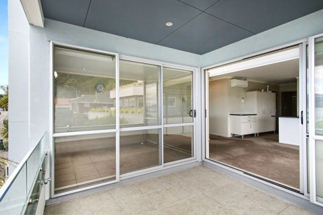 Photo of property in 275u2 Karaka Bay Road, Karaka Bays, Wellington, 6022