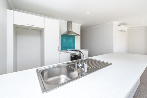 Photo of property in 6 Cross Street, Castlecliff, Whanganui, 4501