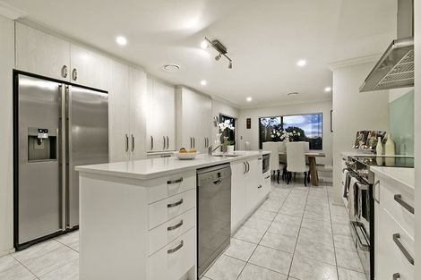 Photo of property in 36 Sapperton Drive, Henderson, Auckland, 0612