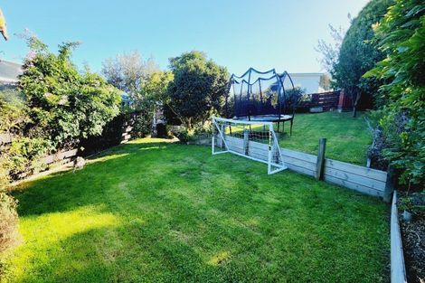 Photo of property in 1 Mohua Street, Waikanae, 5036