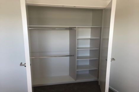 Photo of property in 2 Riroriro Close, Papakura, 2110