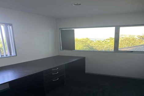 Photo of property in 14 Bush View Lane, Northcote Point, Auckland, 0627